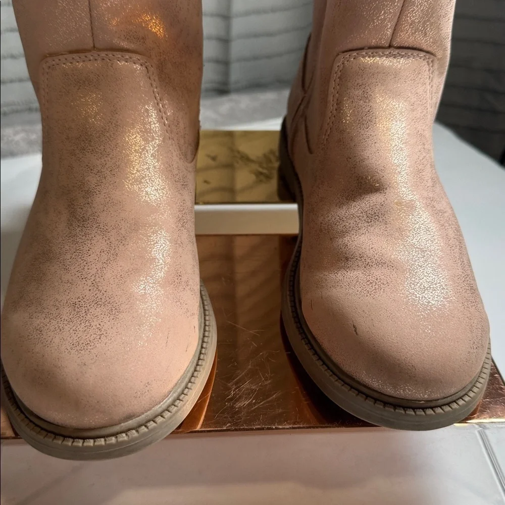 Carter’s pink and Cream Faux Fur Lined Boots Size 3